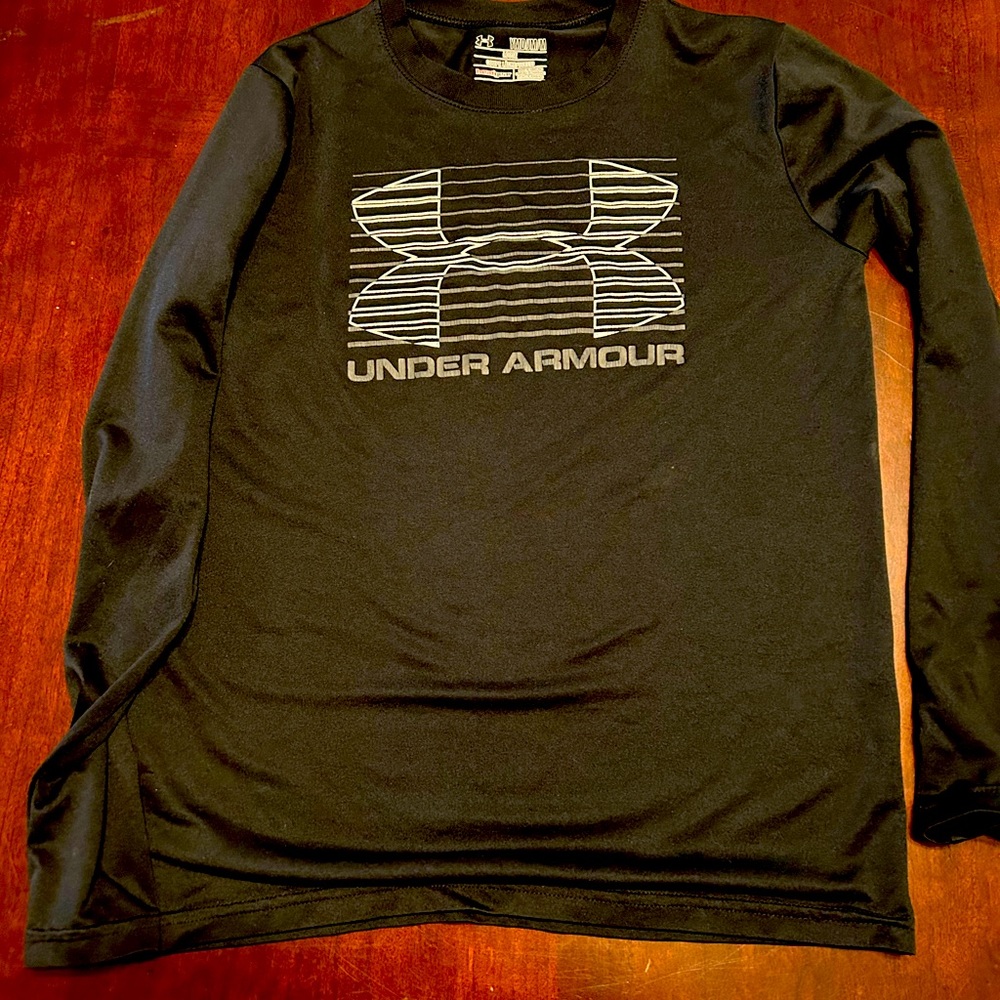 Under Armour youth long sleeve black medium